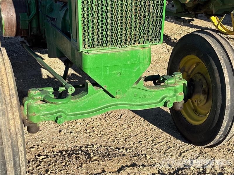 John Deere A0 2WD Wide Front Antique Tractor Traktori