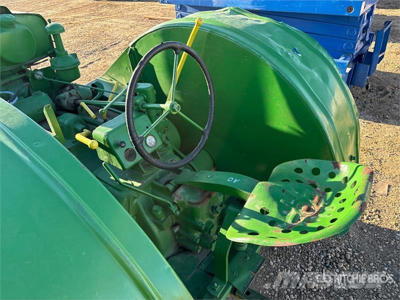 John Deere A0 2WD Wide Front Antique Tractor Traktori
