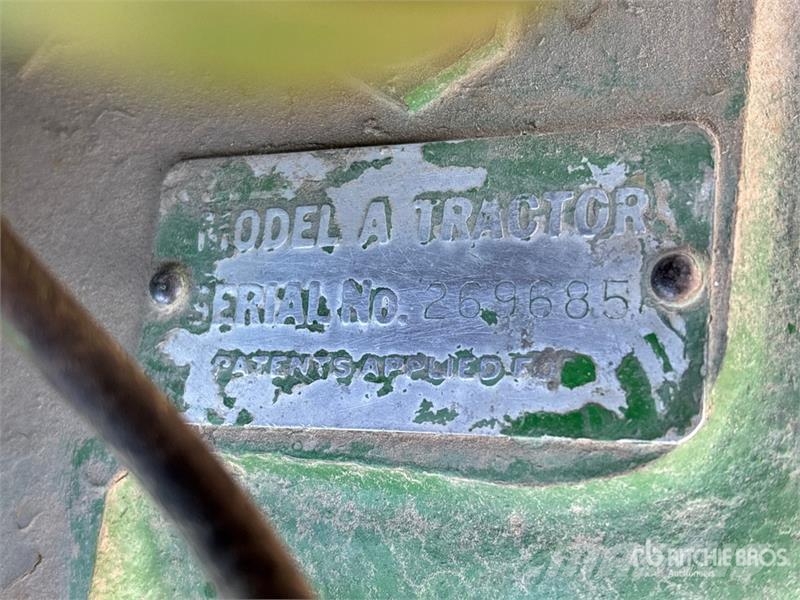 John Deere A0 2WD Wide Front Antique Tractor Traktori