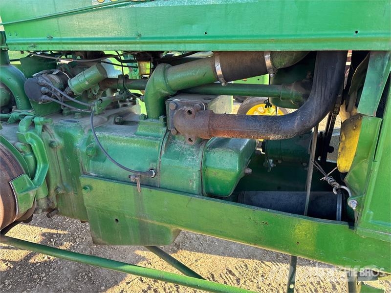 John Deere A0 2WD Wide Front Antique Tractor Traktori