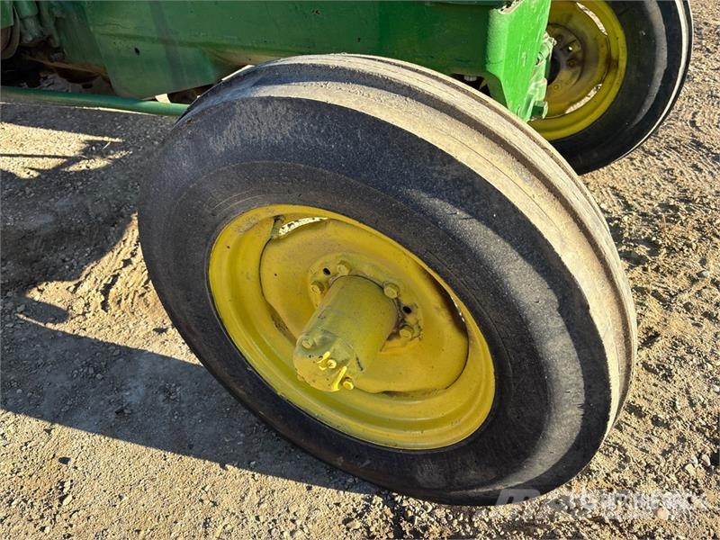 John Deere A0 2WD Wide Front Antique Tractor Traktori