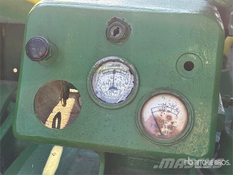 John Deere A0 2WD Wide Front Antique Tractor Traktori
