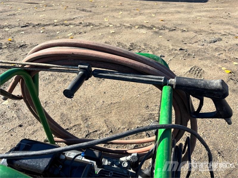 John Deere AC-2000EH Pressure Washer Düsük basinçli yikama makinalari