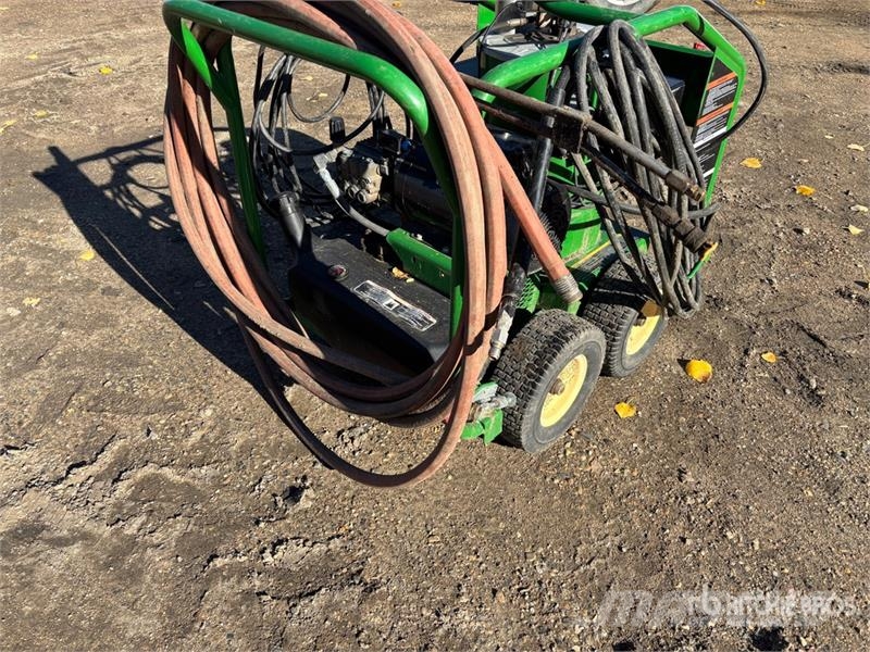 John Deere AC-2000EH Pressure Washer Düsük basinçli yikama makinalari