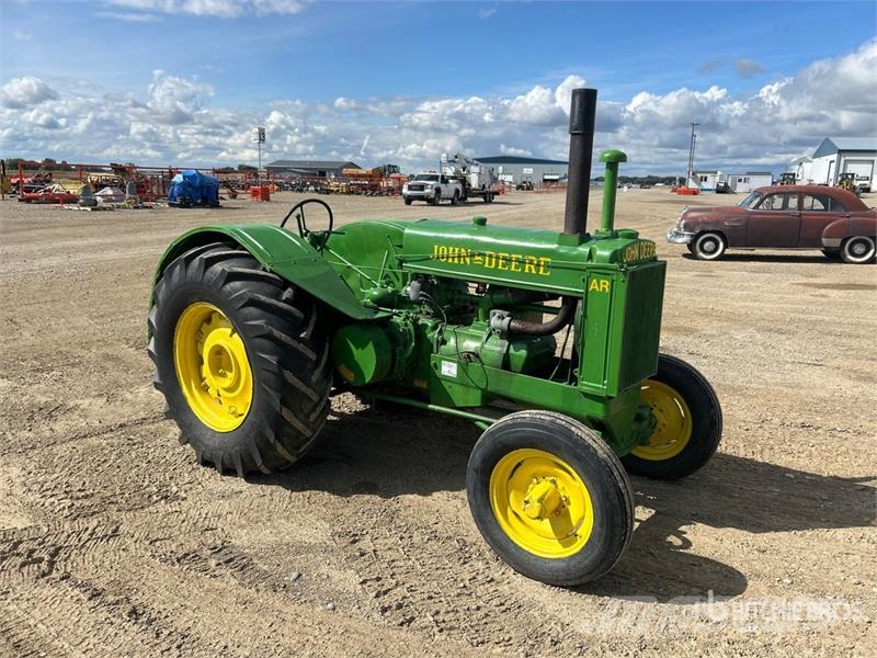 John Deere AR 2WD Antique Tractor Traktori