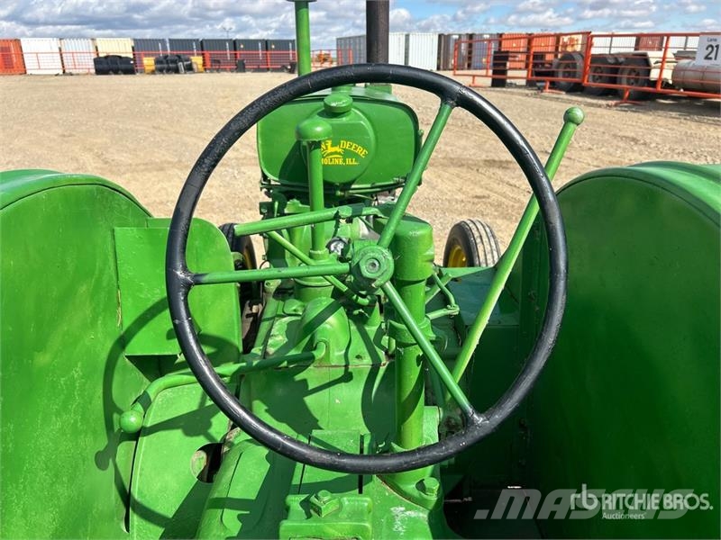 John Deere AR 2WD Antique Tractor Traktori