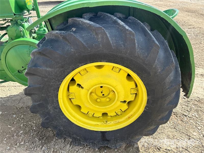 John Deere AR 2WD Antique Tractor Traktori