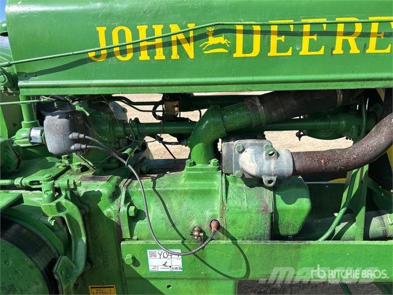 John Deere AR 2WD Antique Tractor Traktori