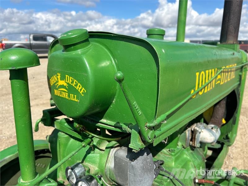John Deere AR 2WD Antique Tractor Traktori