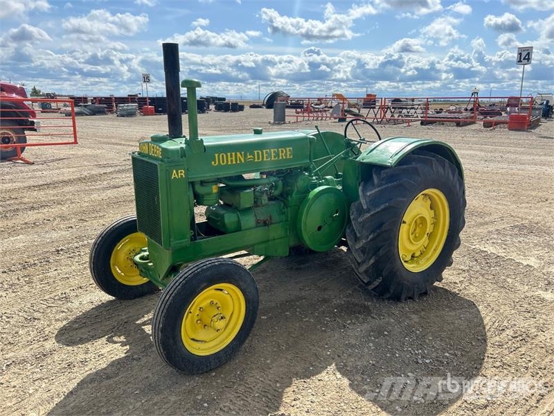 John Deere AR 2WD Antique Tractor Traktori
