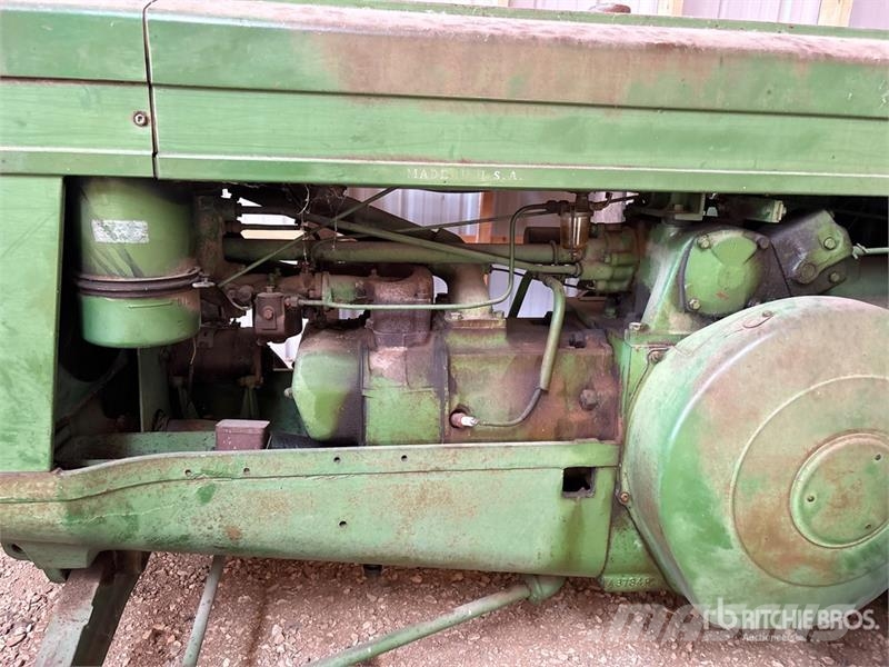 John Deere AR 2WD Tractor (Inoperable) Traktörler