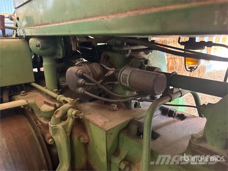 John Deere AR 2WD Tractor (Inoperable) Traktörler