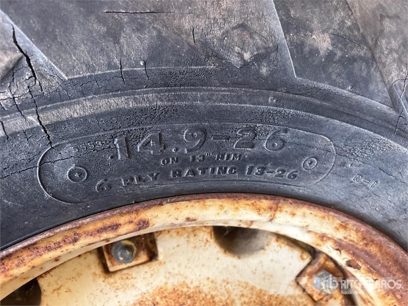 John Deere AR 2WD Tractor (Inoperable) Traktörler