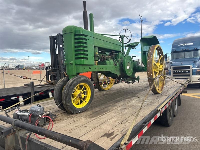 John Deere B 2WD Narrow Front Antique Tractor Traktoriai