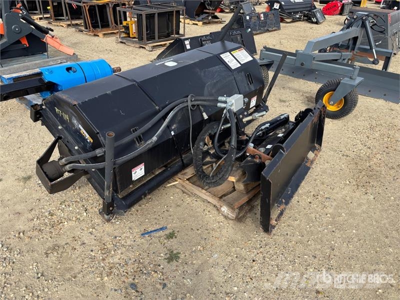 John Deere BA72 73 in Skid Steer Sweeper Kefék