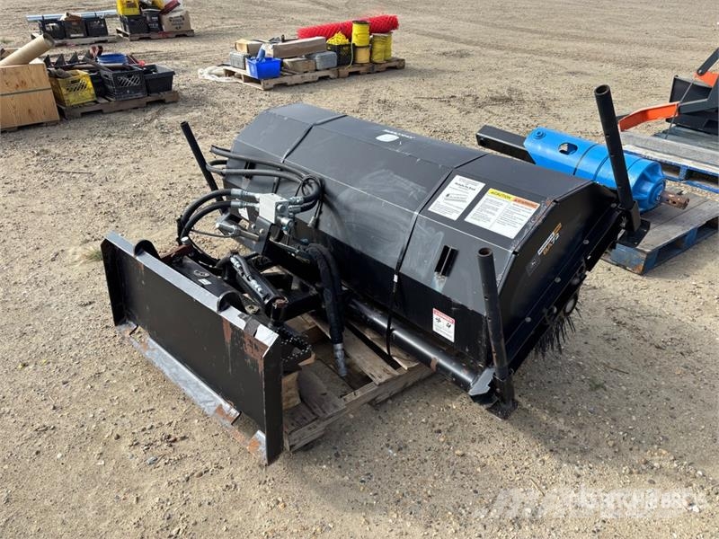 John Deere BA72 73 in Skid Steer Sweeper Kefék