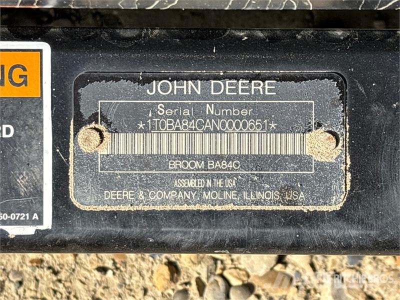 John Deere BA840 84 in Skid Steer Broom Ψήκτρες