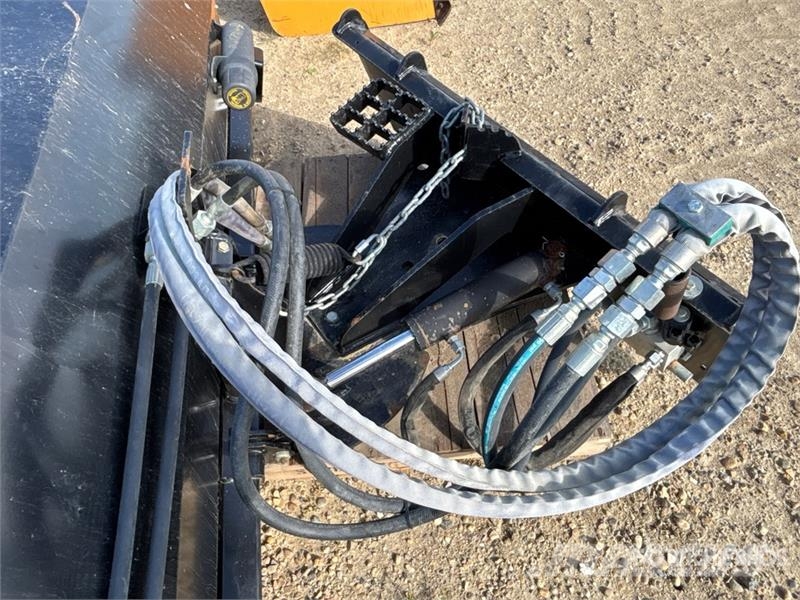 John Deere BA840 84 in Skid Steer Broom Ψήκτρες
