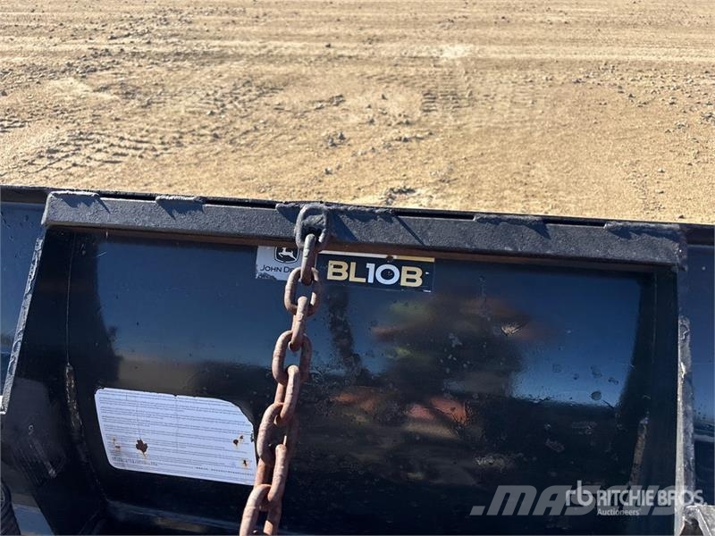 John Deere BL10B 120 in Skid Steer Snow Blade Hóeltakarítók