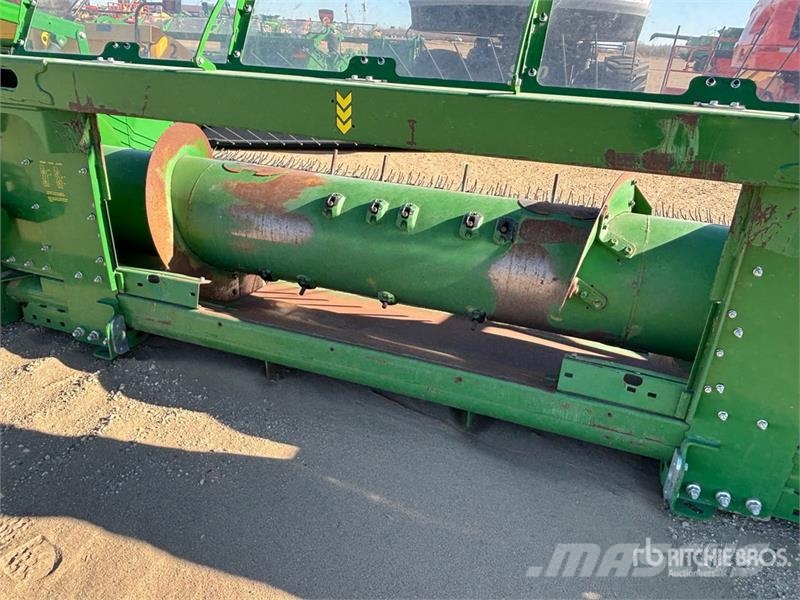 John Deere BP15 15 ft Belt Combine Pickup Header Kombájn adapterek