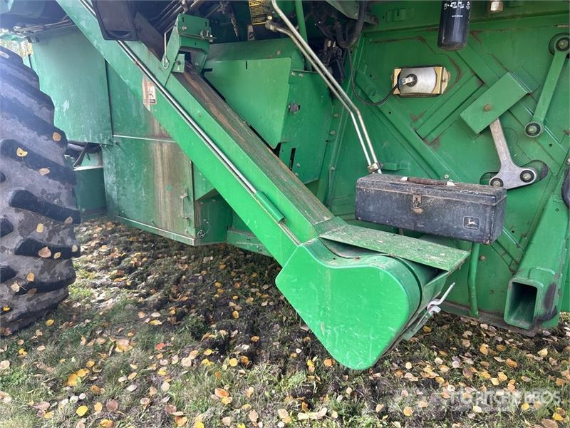 John Deere CTS II Combine Harvester Skurtreskere