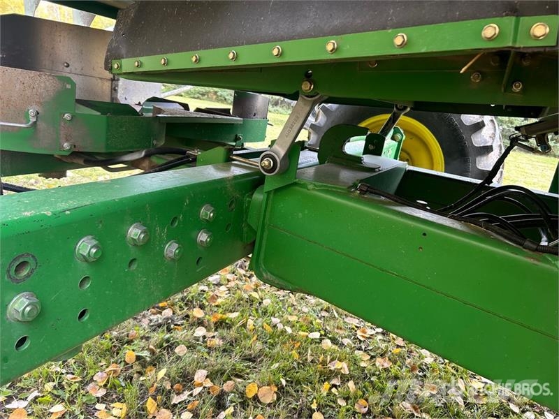 John Deere CTS II Combine Harvester Skurtreskere