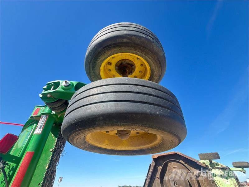 John Deere CX15 15 ft Flex Wing Rotary Cutter معدات جز نباتات البطاطس المتيبسة