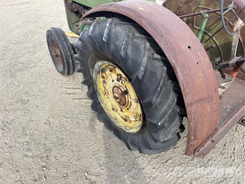 John Deere D Traktori