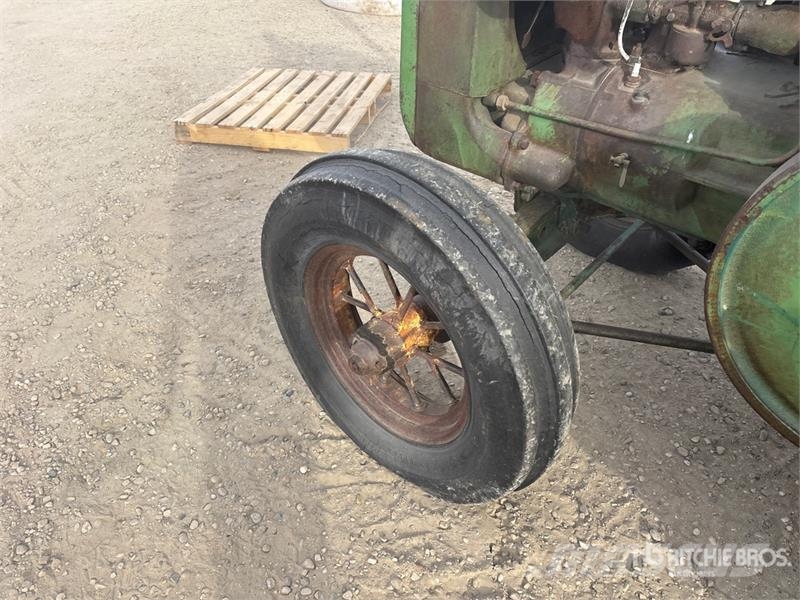 John Deere D Traktori