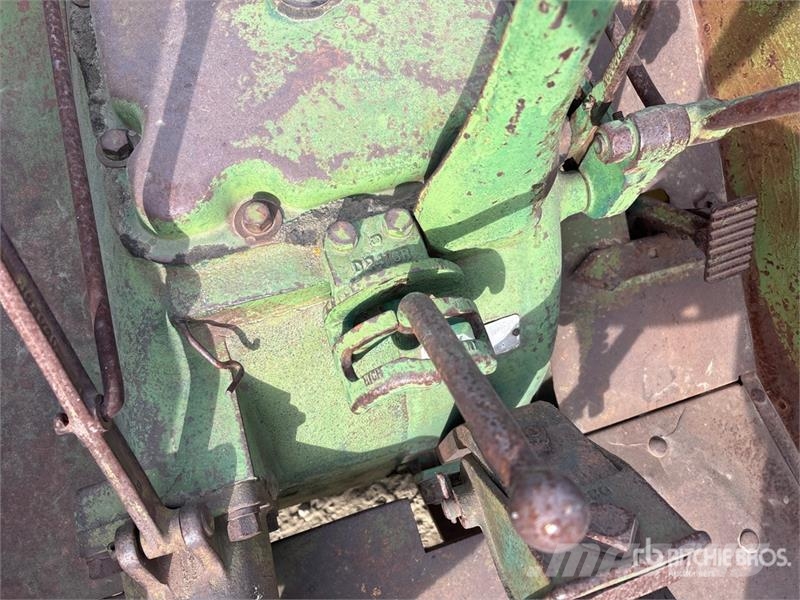 John Deere D Traktori