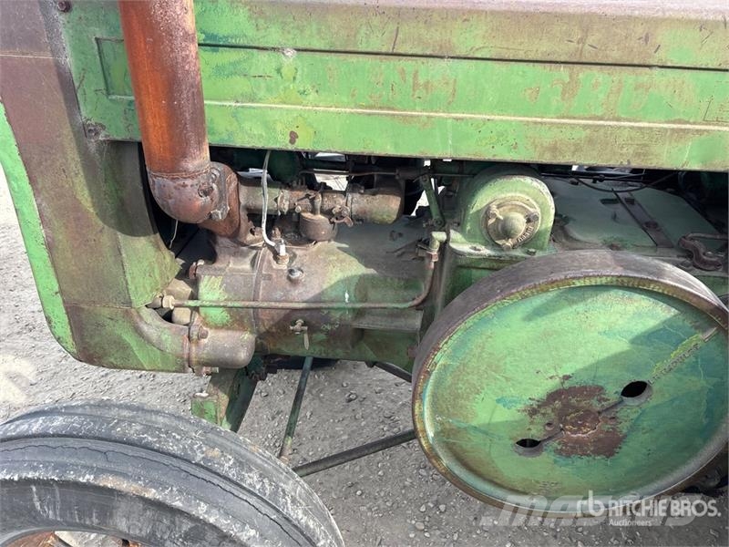 John Deere D Traktori