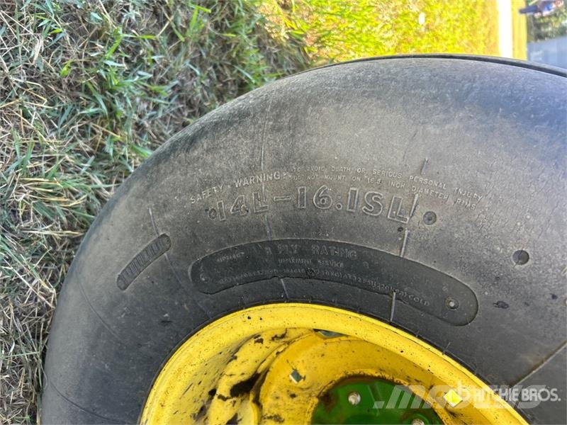 John Deere D450 35 ft Swather Windrower Svanser