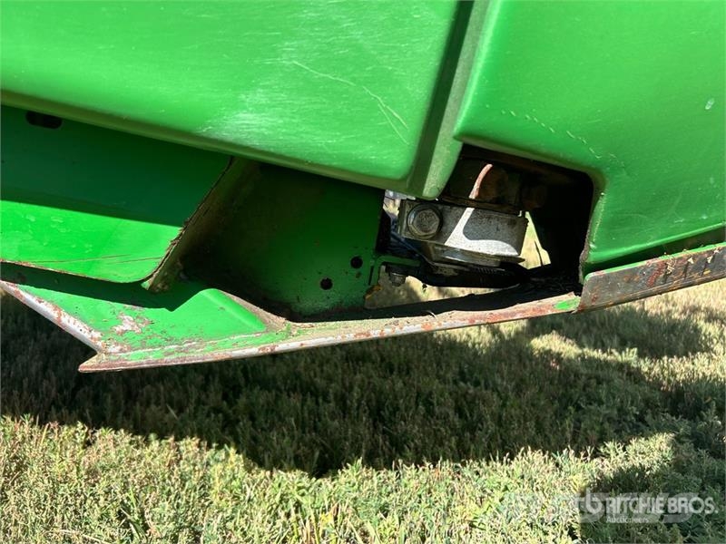 John Deere D450 35 ft Swather Windrower Svanser