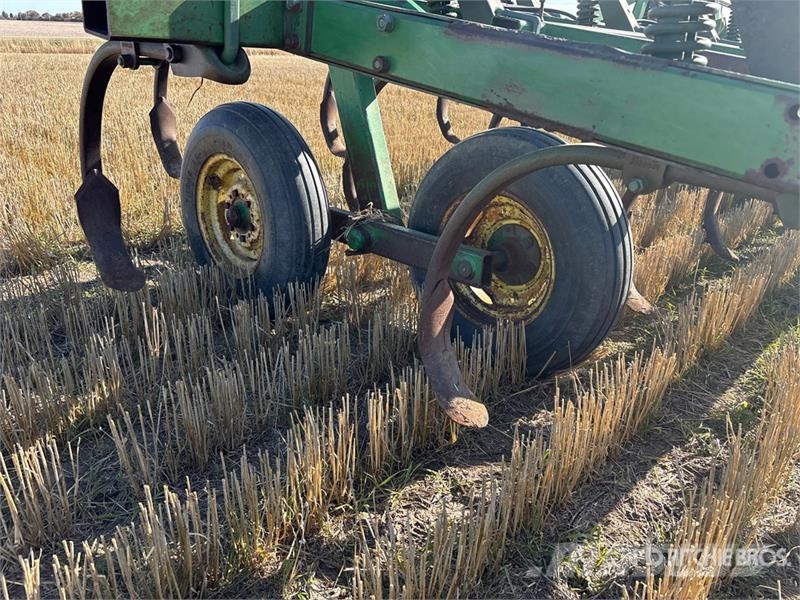 John Deere E1600 Peiliniai plūgai