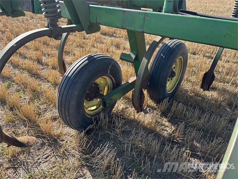 John Deere E1600 Peiliniai plūgai