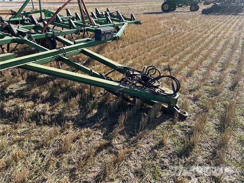 John Deere E1600 Peiliniai plūgai