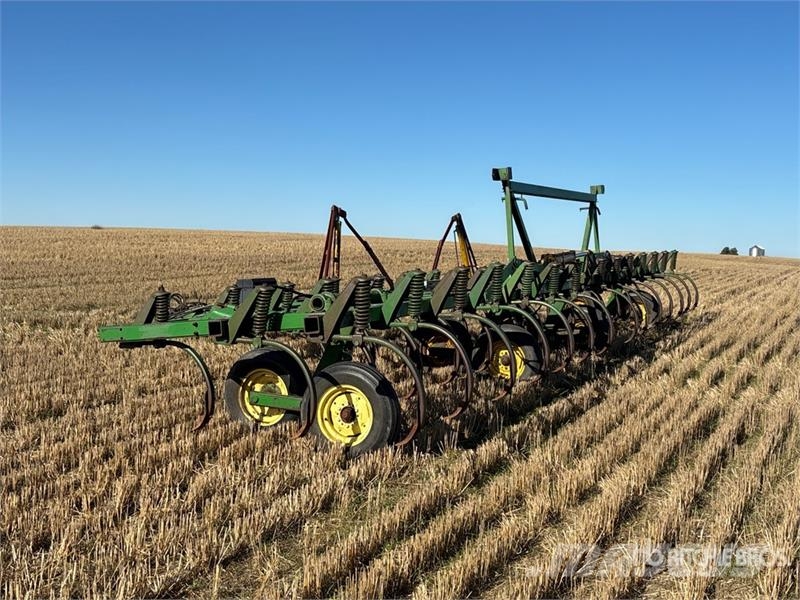 John Deere E1600 Peiliniai plūgai