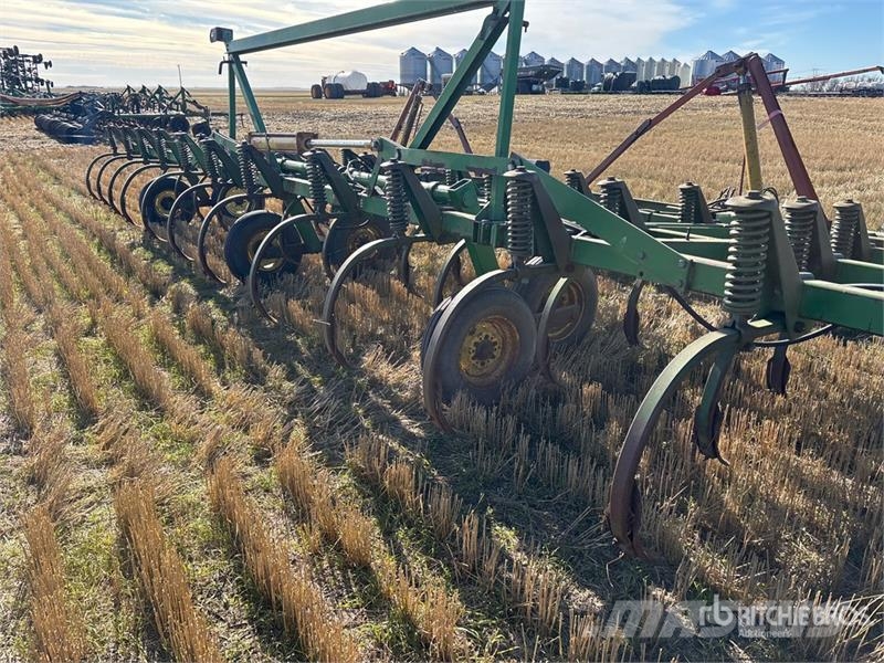 John Deere E1600 Peiliniai plūgai