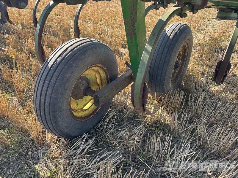 John Deere E1600 Peiliniai plūgai