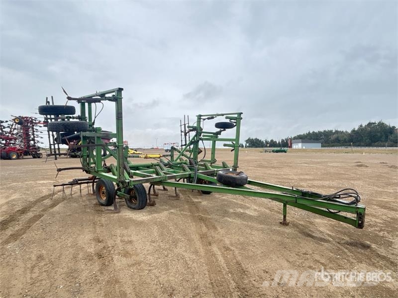 John Deere E1600 24 ft Cultivator Kultivatori