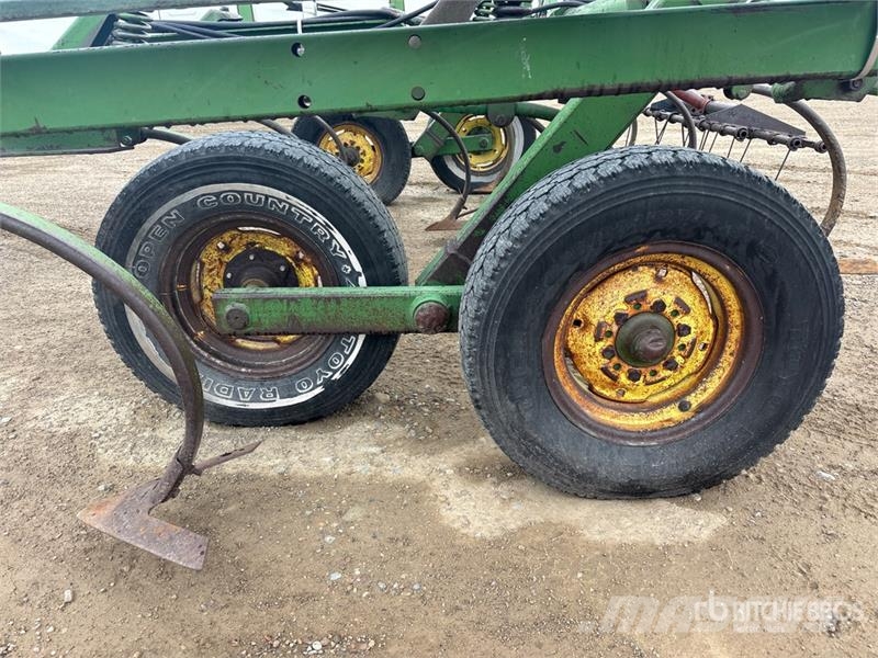 John Deere E1600 24 ft Cultivator Kultivatori