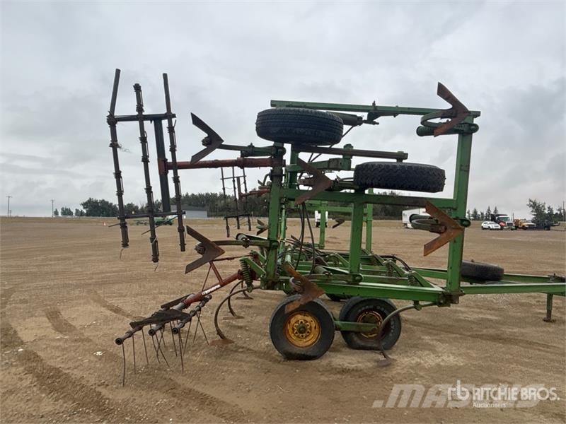 John Deere E1600 24 ft Cultivator Kultivatori