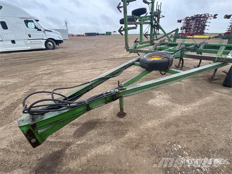 John Deere E1600 24 ft Cultivator Kultivatori
