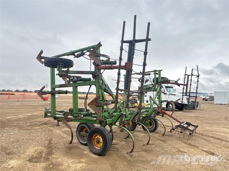 John Deere E1600 24 ft Cultivator Kultivatori