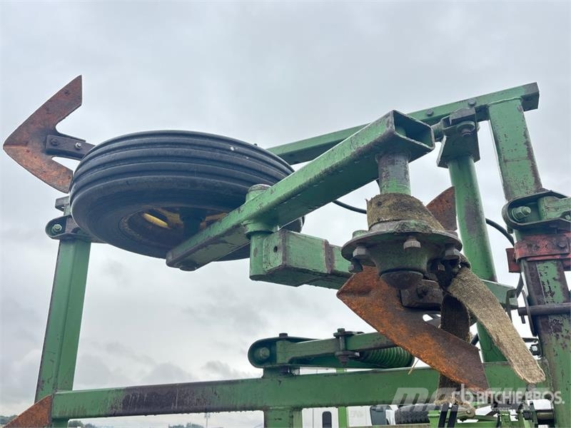John Deere E1600 24 ft Cultivator Kultivatori