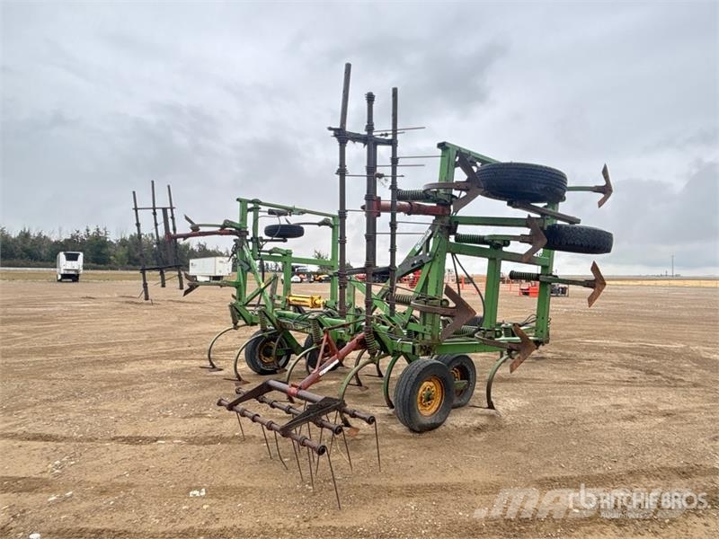 John Deere E1600 24 ft Cultivator Kultivatori