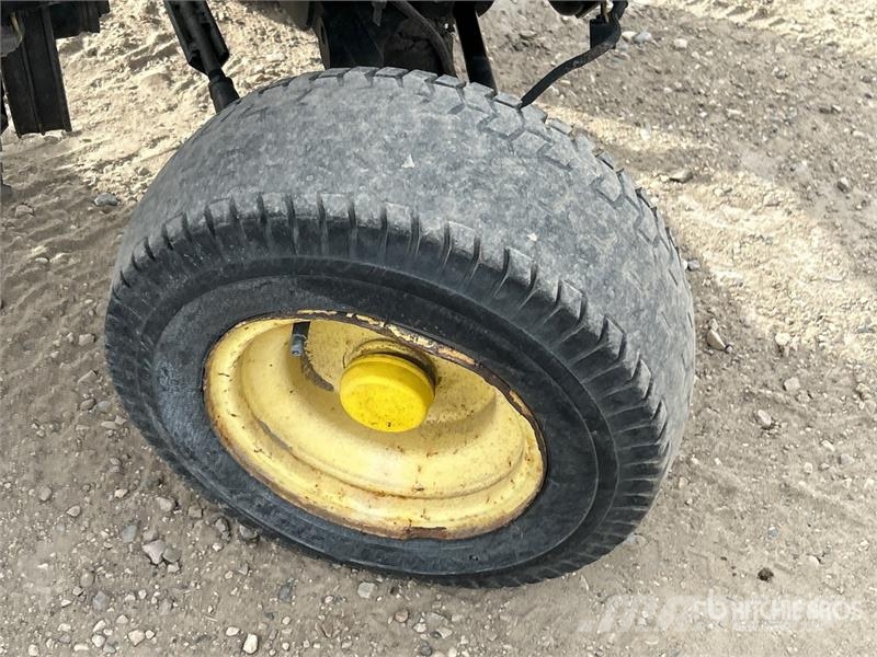 John Deere F912 Ride-On Front Lawn Mower Самохідні газонокосарки