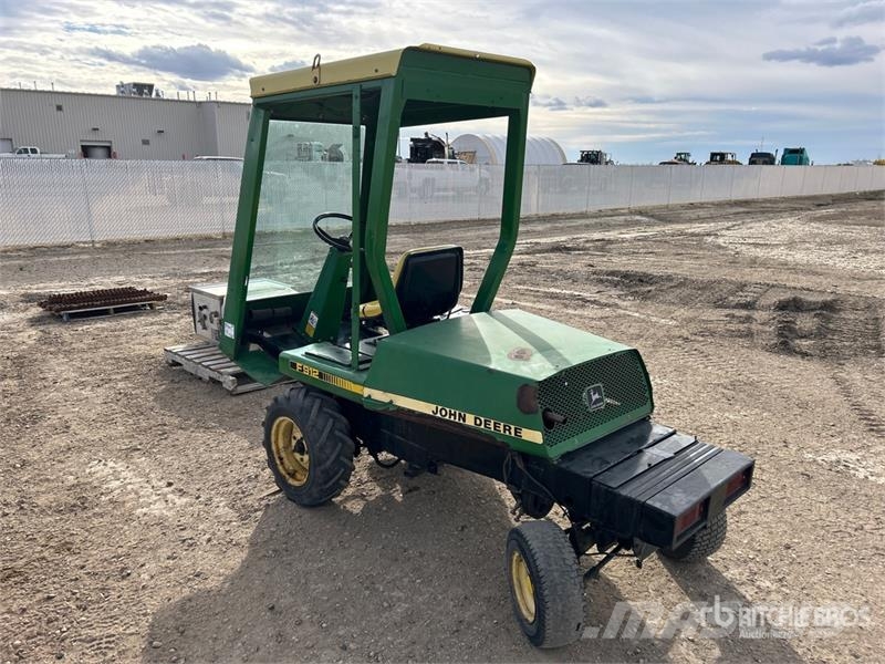 John Deere F912 Ride-On Front Lawn Mower Самохідні газонокосарки