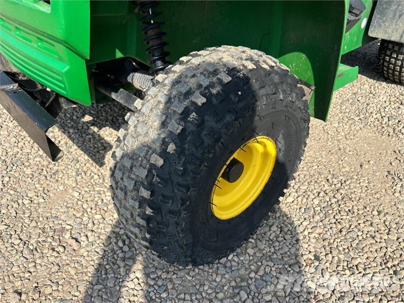 John Deere Gator 4X2 Maquinaria para servicios públicos