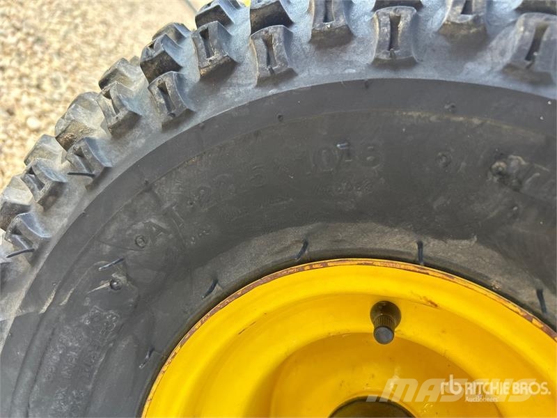 John Deere Gator 4X2 Maquinaria para servicios públicos